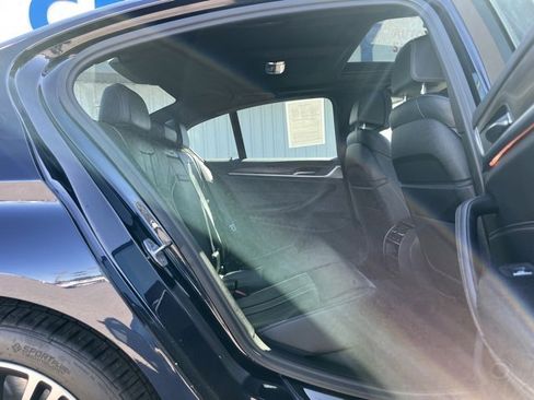 Used 2017 BMW 540i w/ Premium Package image 30
