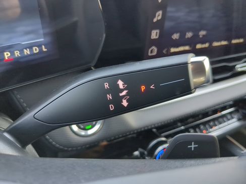 New 2026 Chevrolet Equinox LT w/ Convenience Package II image 17