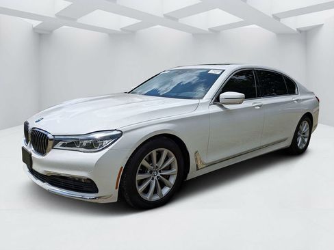 Used 2018 BMW 750i xDrive AWD/4WD image 7