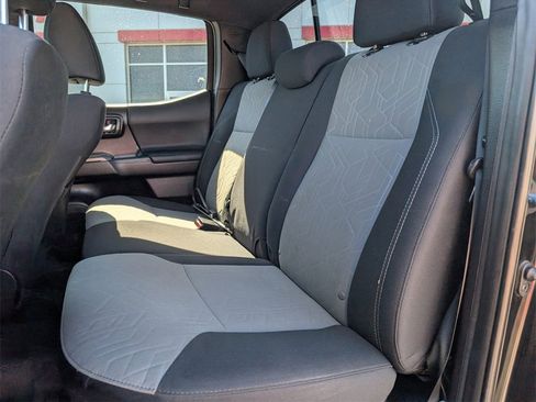 Used 2021 Toyota Tacoma TRD Off-Road image 31