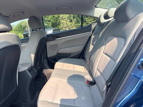 Used 2017 Hyundai Elantra SE FWD image 12