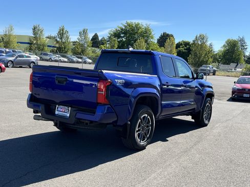 Used 2025 Toyota Tacoma TRD Sport w/ TRD Sport Premium Package AWD/4WD image 5