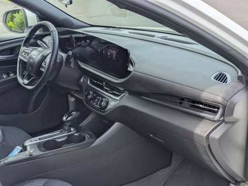 Certified 2025 Buick Envista Preferred w/ Convenience I Package FWD image 34