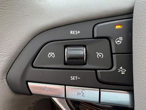Used 2024 Cadillac XT6 Premium Luxury w/ Technology Package AWD/4WD image 24