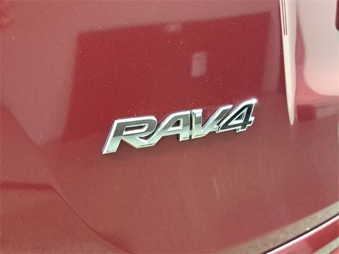 Used 2018 Toyota RAV4 Limited image 9
