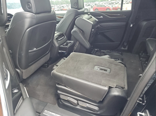 Used 2024 Cadillac Escalade ESV Premium Luxury RWD image 10