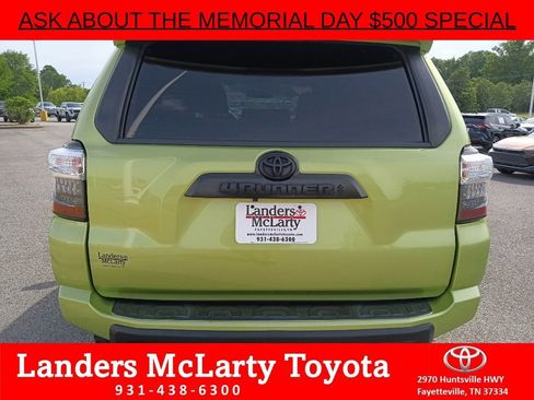 Used 2023 Toyota 4Runner TRD Off-Road Premium w/ Moonroof Package AWD/4WD image 4