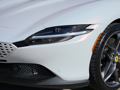 Used 2022 Ferrari Roma image 11