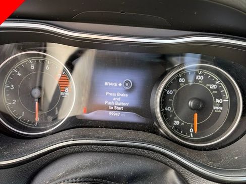 Used 2019 Jeep Cherokee Limited FWD image 3