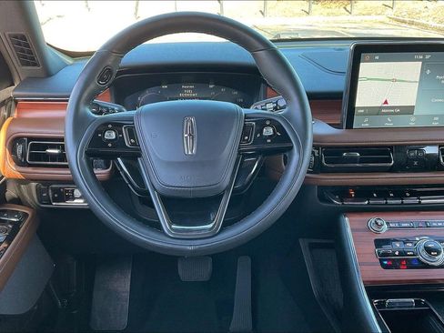 Certified 2024 Lincoln Aviator Reserve w/ Equipment Group 201A image 5