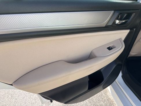 Used 2016 Subaru Legacy 2.5i Premium image 13