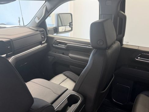 Used 2024 Chevrolet Silverado 3500 LTZ w/ LTZ Plus Package AWD/4WD image 23