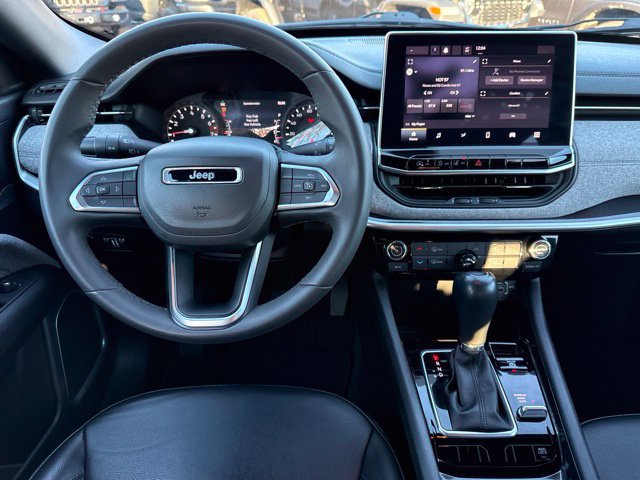 Used 2023 Jeep Compass Latitude AWD/4WD image 24