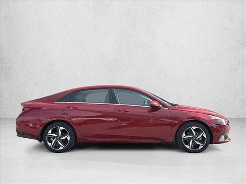 Used 2023 Hyundai Elantra Limited image 4