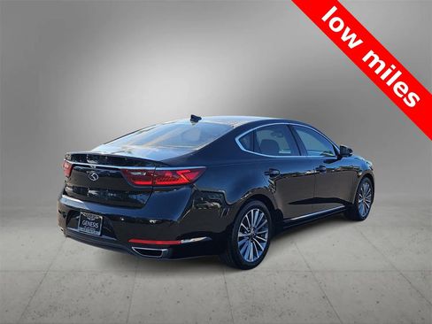 Used 2019 Kia Cadenza Premium image 8