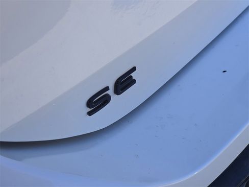 New 2026 Volkswagen Tiguan SE R-Line image 9