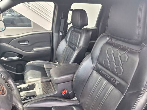 Used 2022 Nissan Frontier PRO-4X w/ Pro-4X Premium Package image 9