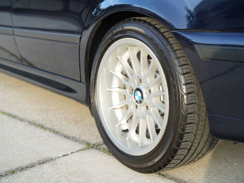 Used 1999 BMW 540i Sedan image 56