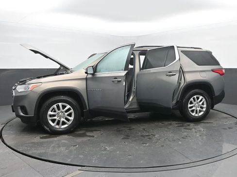 Used 2019 Chevrolet Traverse LT image 41