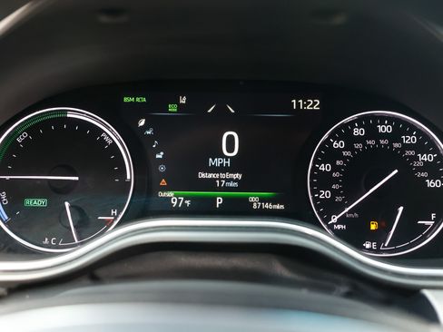 Used 2022 Toyota Avalon XSE FWD image 35
