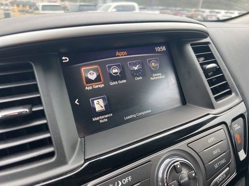 Used 2020 Nissan Pathfinder SV image 21