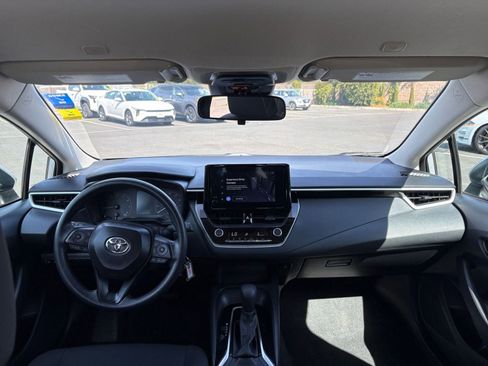 Used 2025 Toyota Corolla LE image 31
