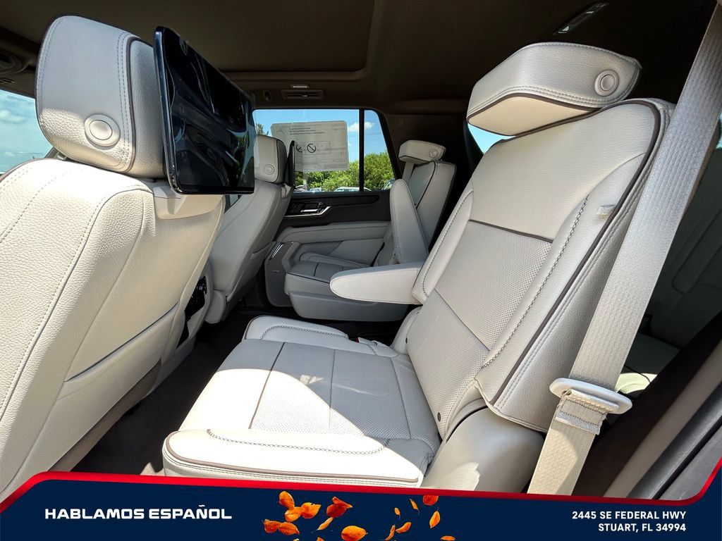 New 2026 GMC Yukon Denali w/ Denali Reserve Package AWD/4WD image 12