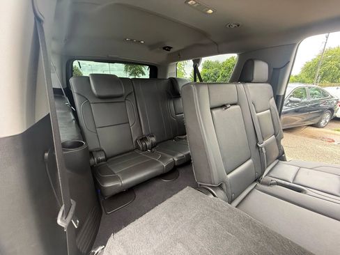 Used 2019 Chevrolet Suburban LT image 16