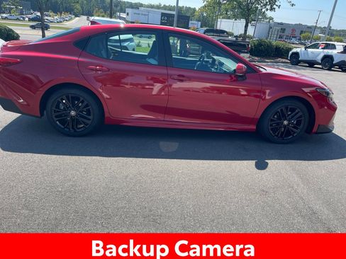 Used 2025 Toyota Camry SE w/ Convenience Package FWD image 9