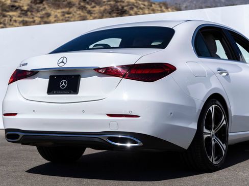 Used 2024 Mercedes-Benz C 300 Sedan image 11