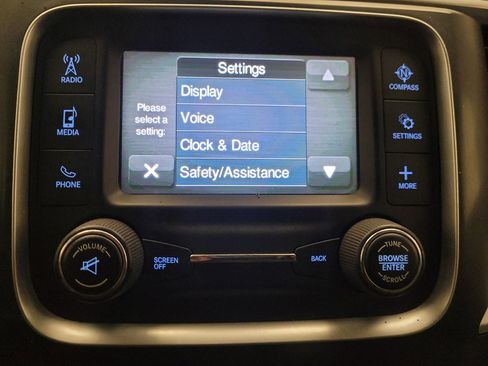 Used 2015 RAM 1500 Classic SLT AWD/4WD image 25