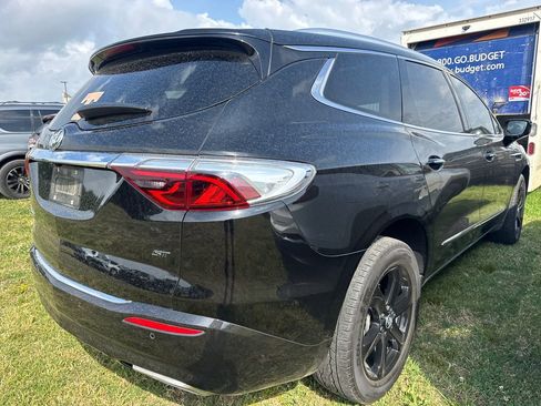 Used 2023 Buick Enclave Essence w/ Experience Buick Package FWD image 3
