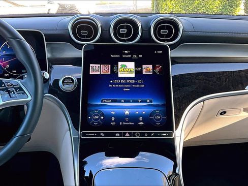 Used 2025 Mercedes-Benz GLC 300 GLC 300 image 7