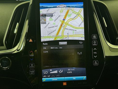 Used 2017 Toyota Prius Prime Advanced image 21