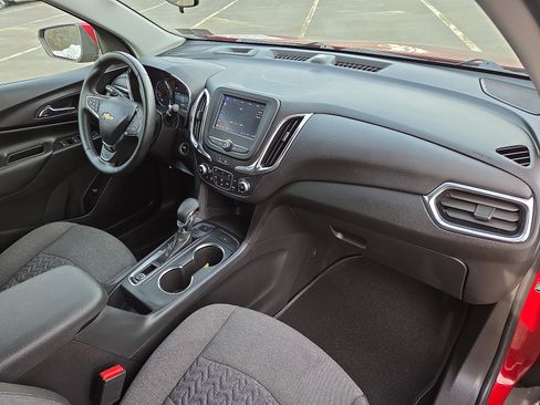 Used 2024 Chevrolet Equinox LT image 18