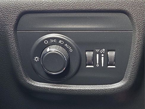 Used 2024 Jeep Grand Cherokee Laredo image 22