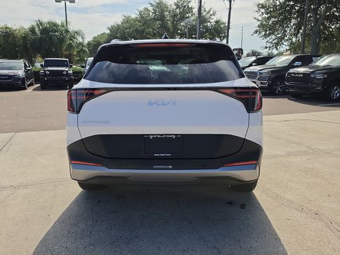 Certified 2026 Kia Sportage EX w/ EX Panorama Roof Package FWD image 7