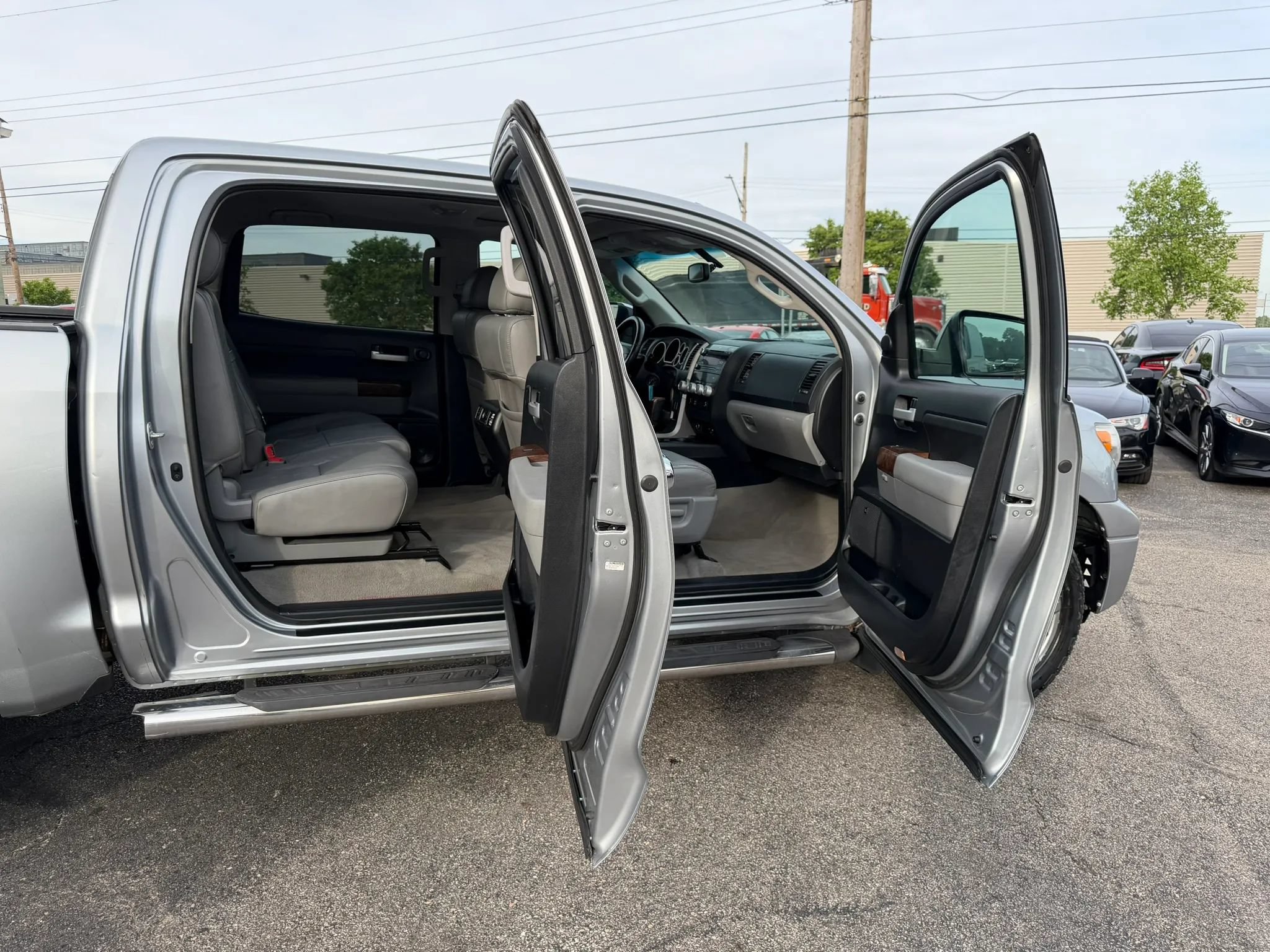 Used 2010 Toyota Tundra Limited RWD image 26