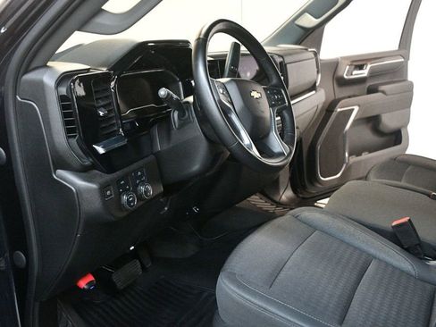 Used 2023 Chevrolet Silverado 1500 LT AWD/4WD image 27