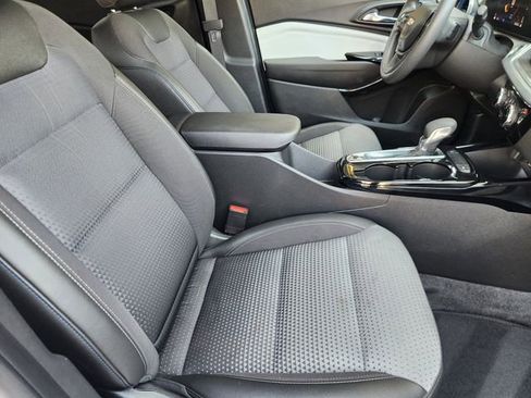 Used 2024 Chevrolet Trax LT image 12