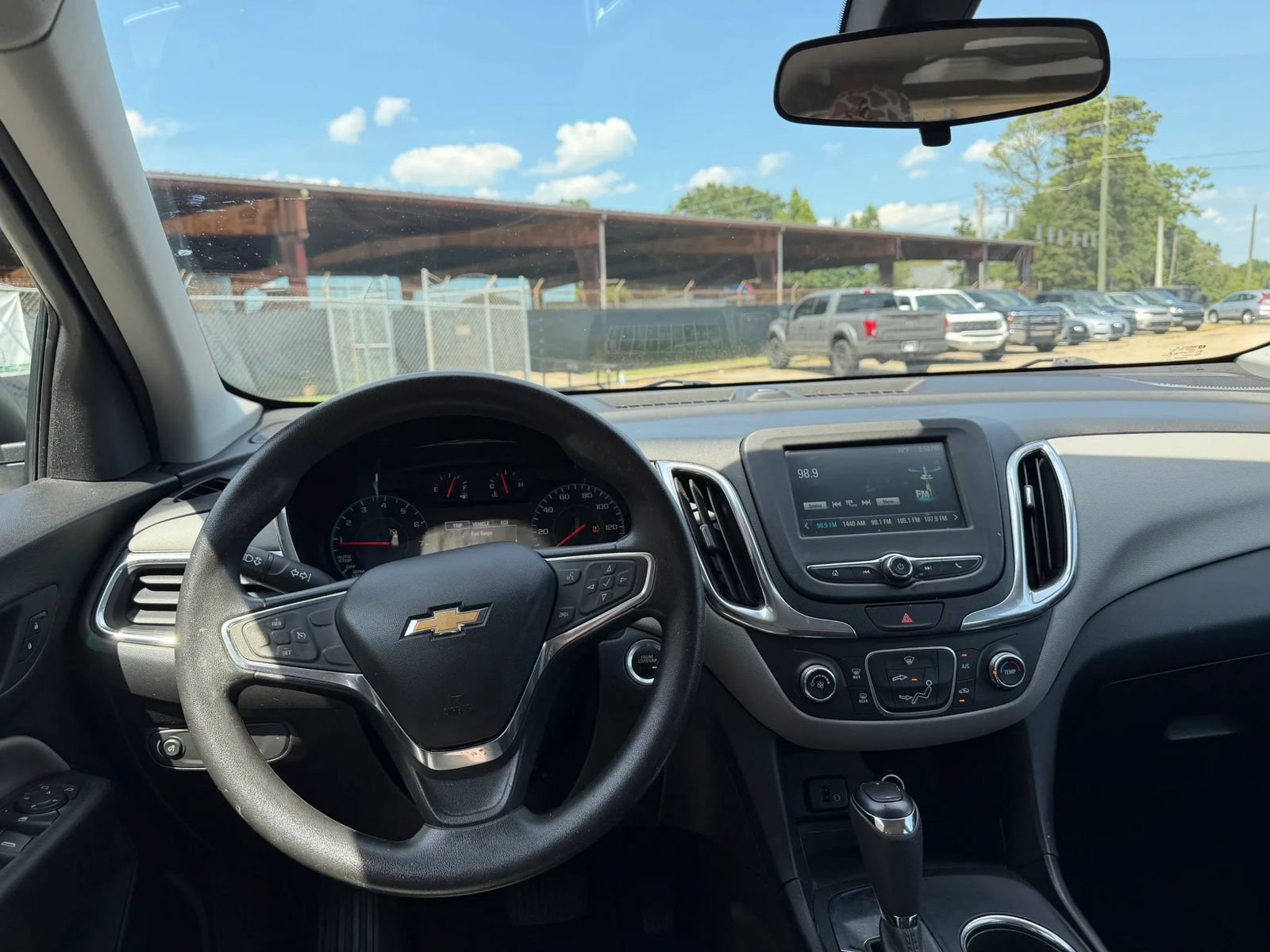 Used 2018 Chevrolet Equinox LS FWD image 16