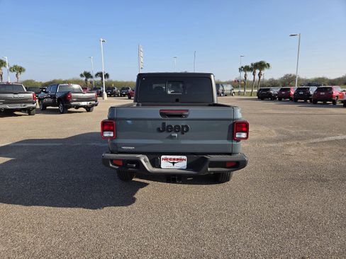 New 2025 Jeep Gladiator Sport AWD/4WD image 6