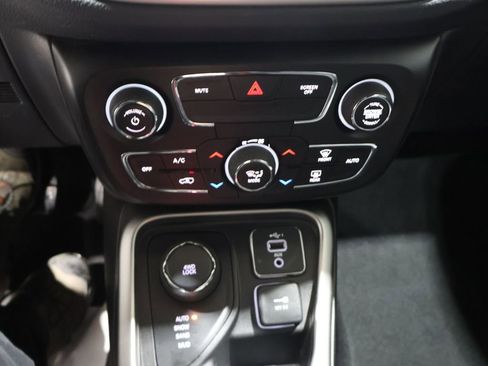 Used 2021 Jeep Compass 80th Special Edition image 29