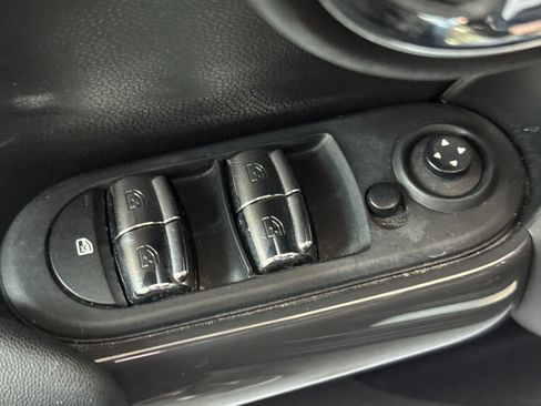 Used 2020 MINI Cooper 4-Door Hardtop FWD image 13