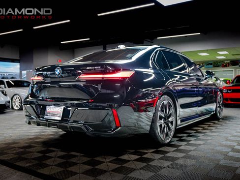 Used 2023 BMW i7 xDrive60 image 2