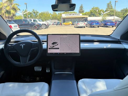 Used 2021 Tesla Model 3 Long Range AWD/4WD image 23