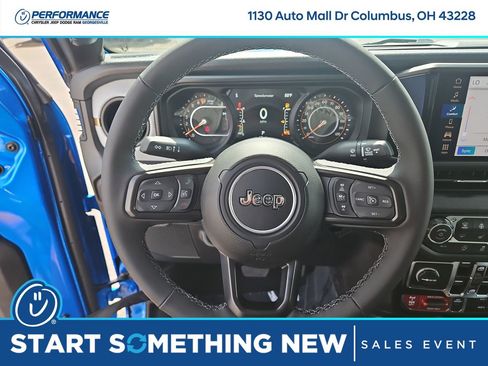 New 2025 Jeep Gladiator Willys image 18