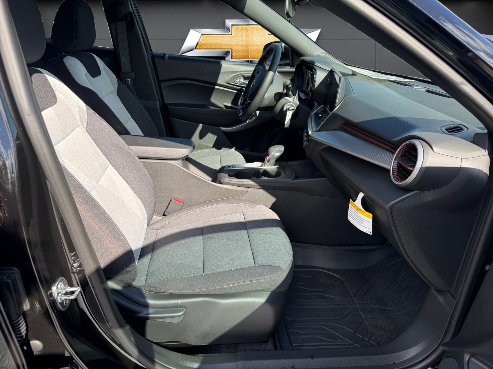 New 2026 Chevrolet Trax RS w/ Sunroof Package FWD image 12