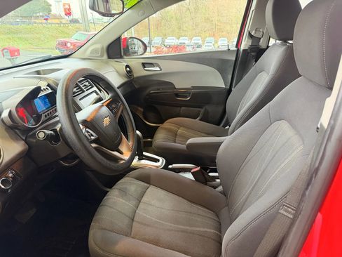 Used 2014 Chevrolet Sonic LT FWD image 7
