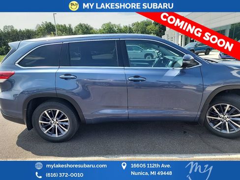 Used 2017 Toyota Highlander XLE AWD/4WD image 7